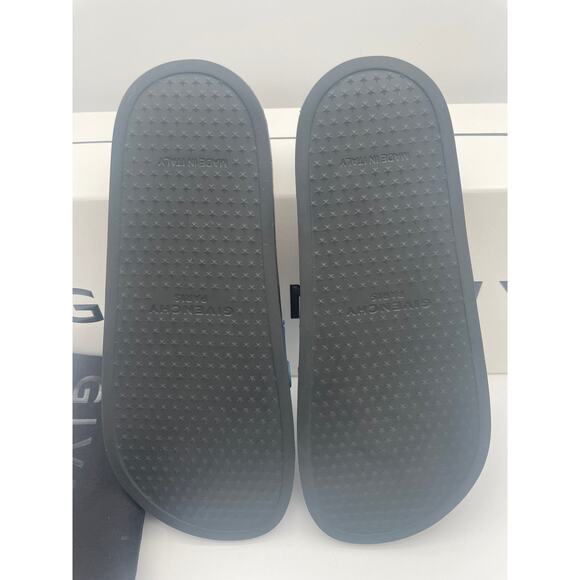 NEW Givenchy Women's Logo Rubber Pool Slides Sandals 37 BOX NIB AUTH! - Picture 10 of 15